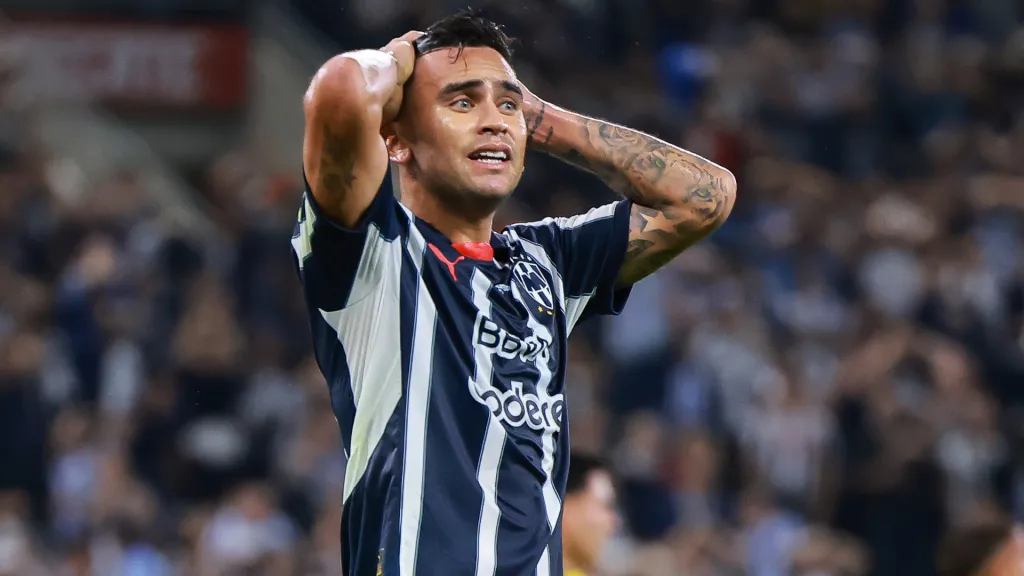 Sebastián Vegas quiere jugar en Colo Colo. Se acerca al Estadio Monumental.