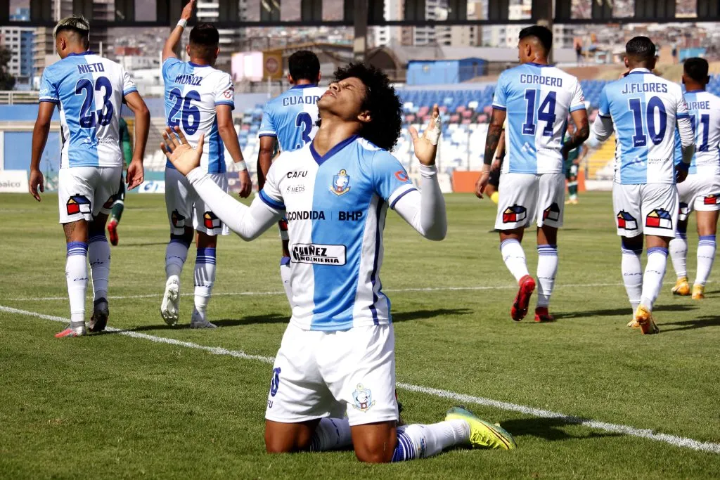 Eduard Bello supo brillar en su paso por los Pumas, lo que le valió para dar el salto a México | FOTO: Edgard Cross Buchannan/Photosport
