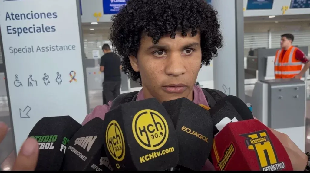 Eduard Bello ya está en Chile para firmar por Universidad Católica.