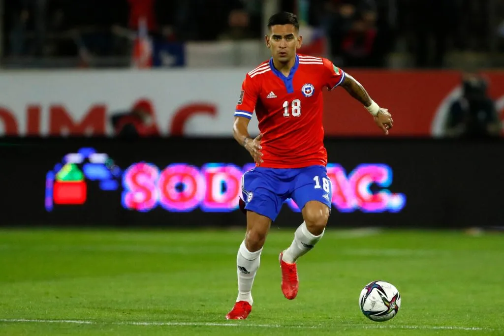 Aseguran que Sebastián Vegas se muere por jugar en Colo Colo. | Foto: Photosport