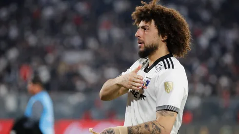 Peluca emite palabras.