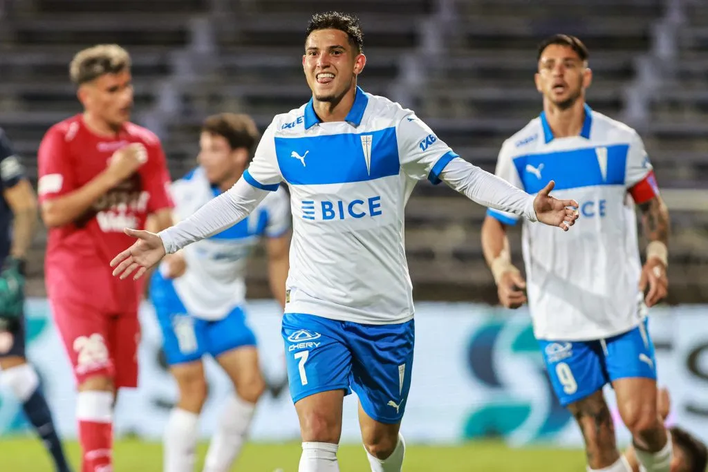 Universidad Católica va por otra victoria en el Torneo Serie Río de La Plata. (Foto: Photosport)