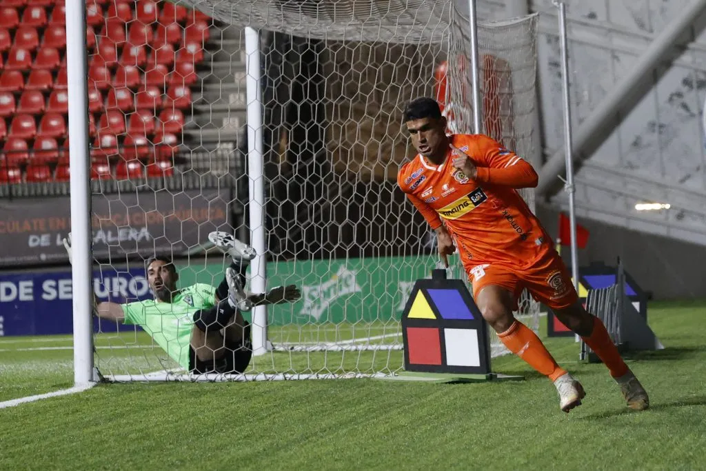 Los hinchas naranjas no pierden la fe de poder volver a ver a Escalante en Calama | FOTO: Raul Zamora/Photosport