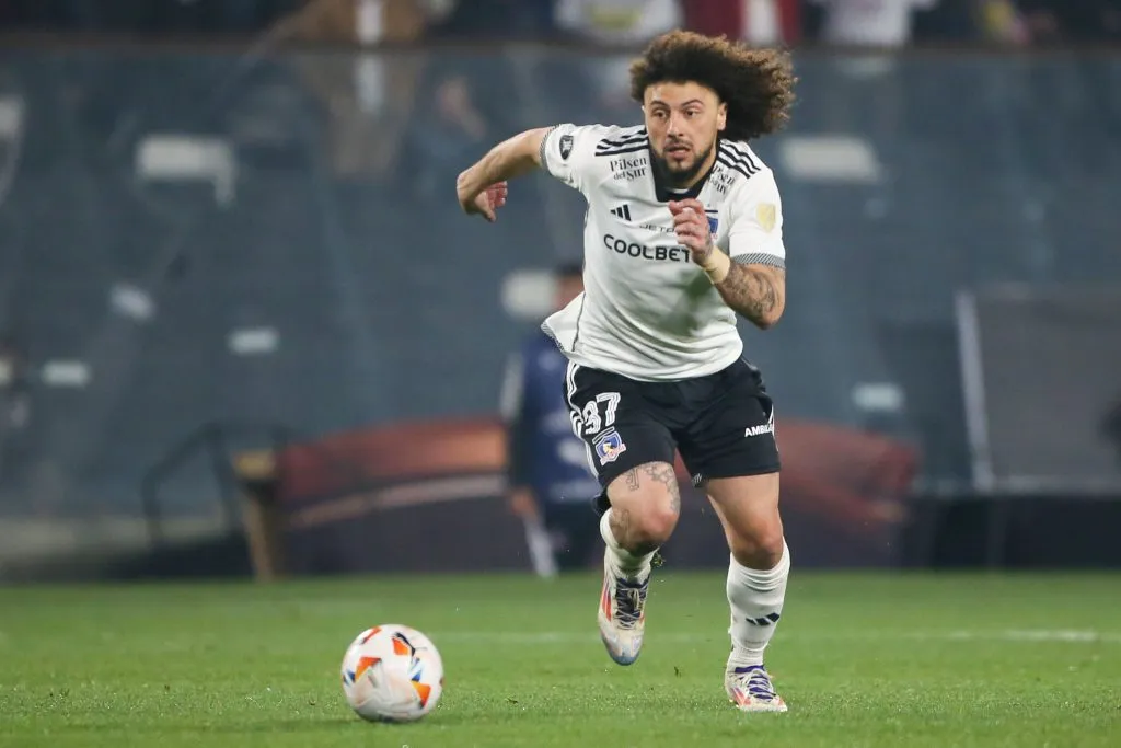 Maximiliano Falcón reela que los Albos pidieron tres millones y medio de dólares para dejarlo partir, una cifra que después bajó a 2,5 millones de la divisa norteamericana. (Foto: Photosport)