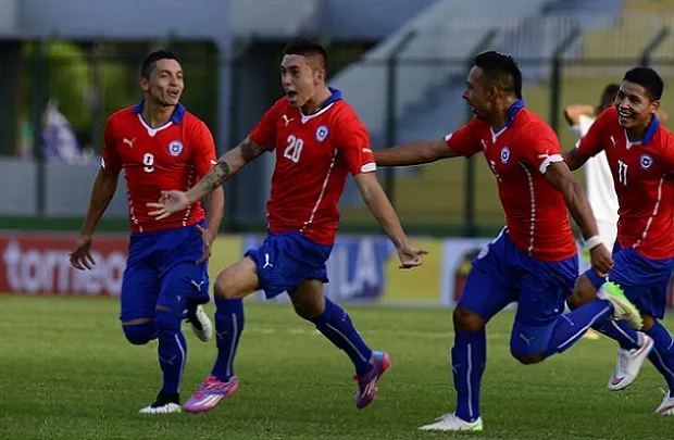 Echeverría celebrando uno de los goles ante Venezuela (Archivo)