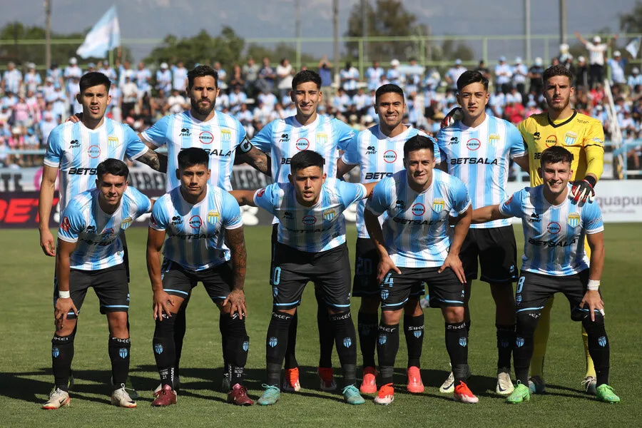 Magallanes viene de buenas actuaciones en Copa Chile (Photosport)