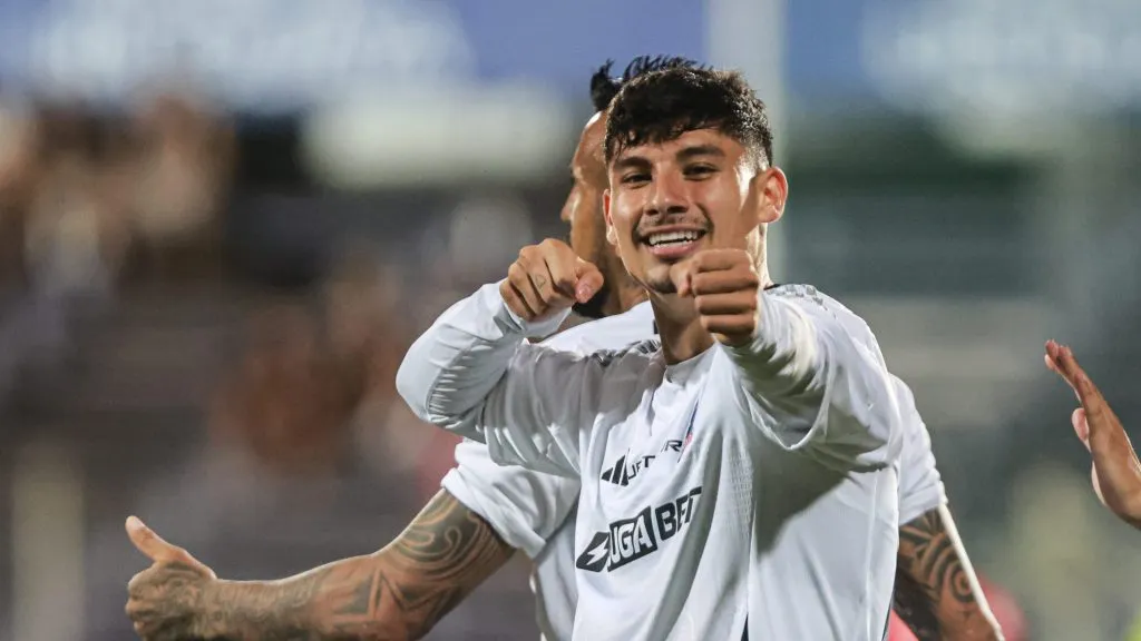 Alexander Oroz interesa en Coquimbo Unido. El cuadro aurinegro va por el delantero de Colo Colo. (FocoUy/Photosport)