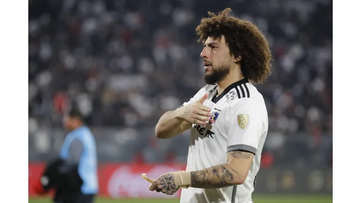 Maxi Falcón no queda ajeno al terrible suceso ocurrido en el Estadio Monumental (Foto: Felipe Zanca/Photosport)