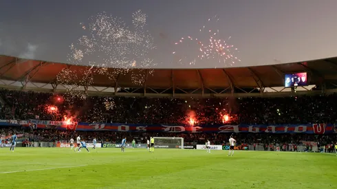 Periodista argentino quedó enloquecido con la hinchada de Universidad de Chile.