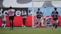 Universidad Católica no pudo en Perú y se inclinó ante el Cristal (Foto: Daniel Apuy/Photosport)