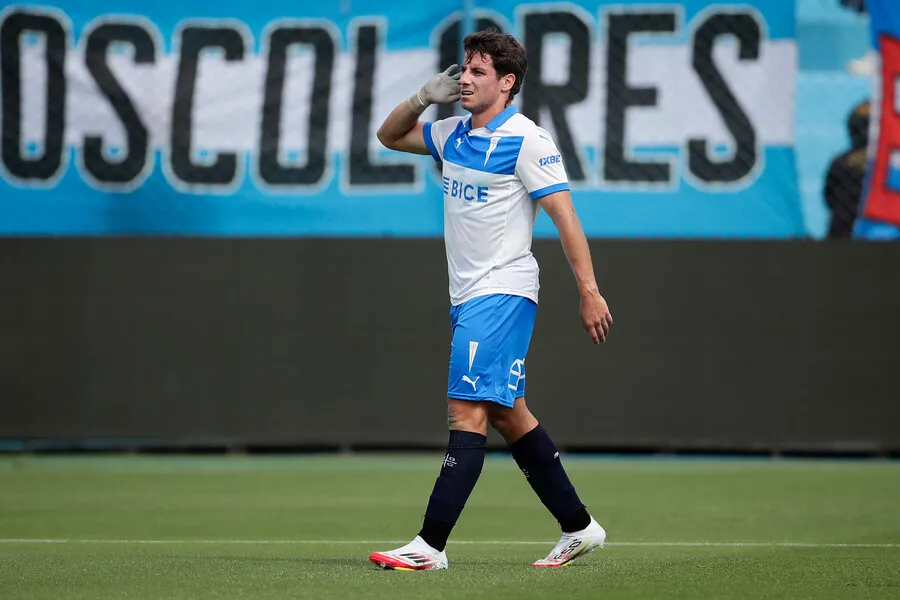 Clemente Montes, anotó el gol cruzado con la primera camiseta (Photosport)