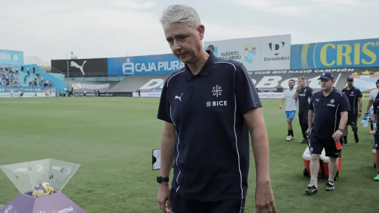 El entrenador de la Universidad Católica habló sobre el tema de los refuerzos