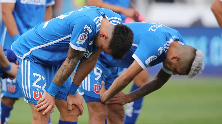 DT campeón con Universidad de Chile lamenta la lentitud en el fichaje de un goleador.