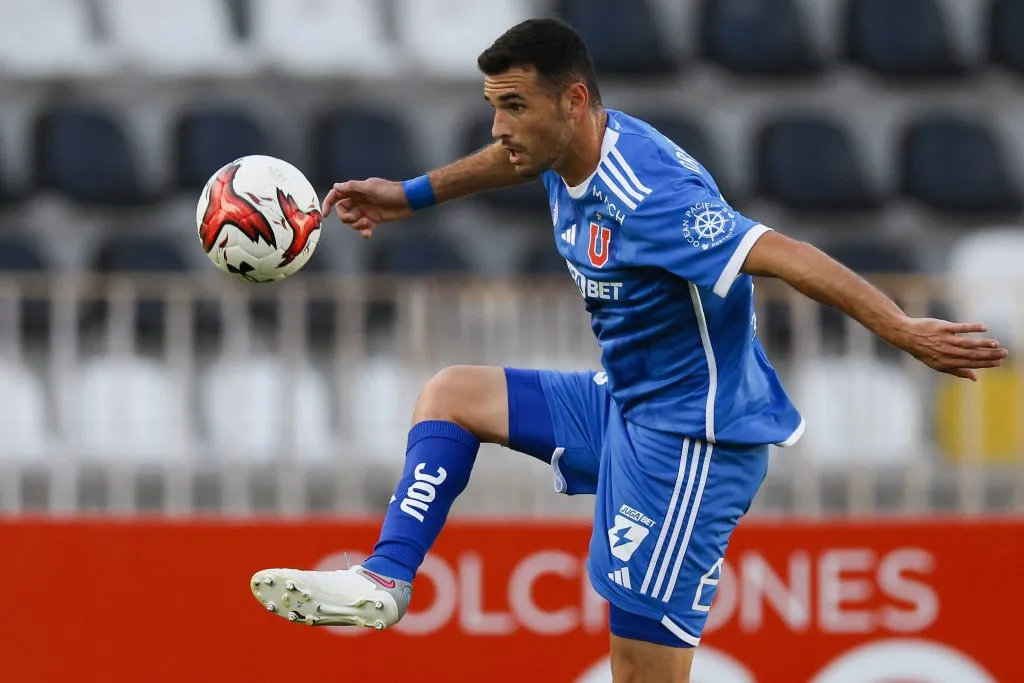 Tito Awad lanzó su teoría de por qué Fabricio Formiliano no juega en Universidad de Chile.