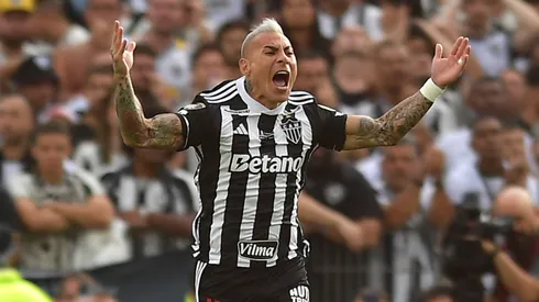 Eduardo Vargas tendría un millonario sueldo en Nacional de Uruguay. (Foto: Getty)