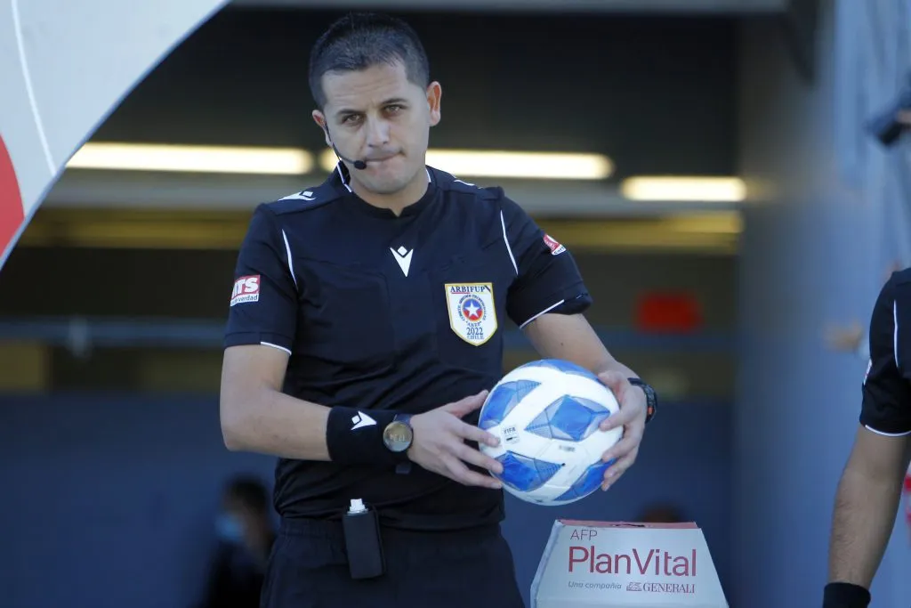 Cristián Droguett de la Arbifup anunció que evalúan sumarse al paro del Sifup (Foto: Jorge Loyola/Photosport)