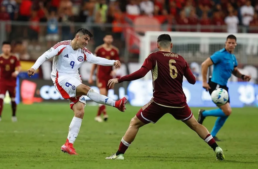 Pizarro fue titular en la victoria de ‘La Roja’ | Foto: Photosport