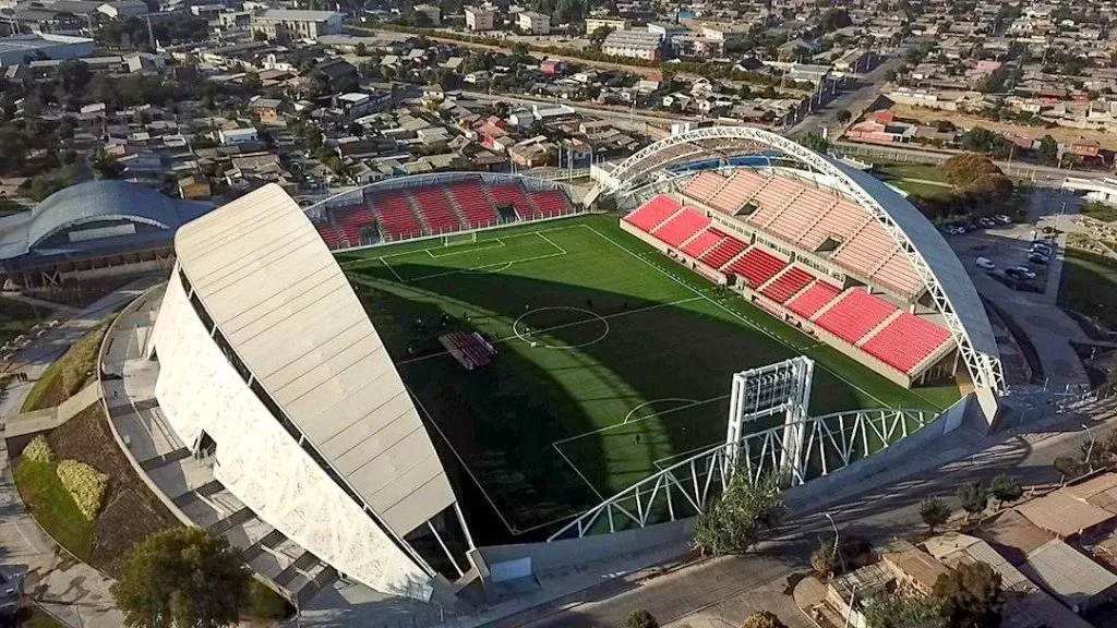 El Estadio Nicolás Chahuán Nazar recibirá el duelo de azules y textiles (Archivo)