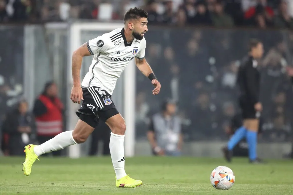 Gualberto Jara se la juega por la experiencia de Emiliano Amor. | Foto: Photosport