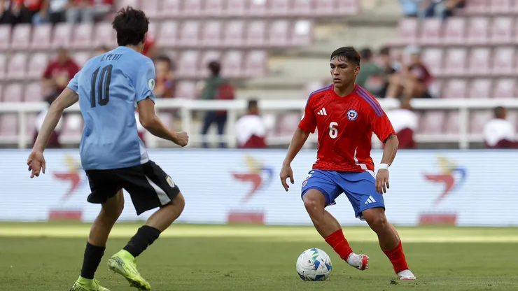 Nicolás Córdova justificó la derrota de Chile ante Uruguay con el poco descanso del equipo.