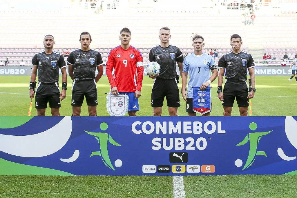 Pizarro fue el capitán de ‘La Roja’ ante Uruguay | Foto: CONMEBOL