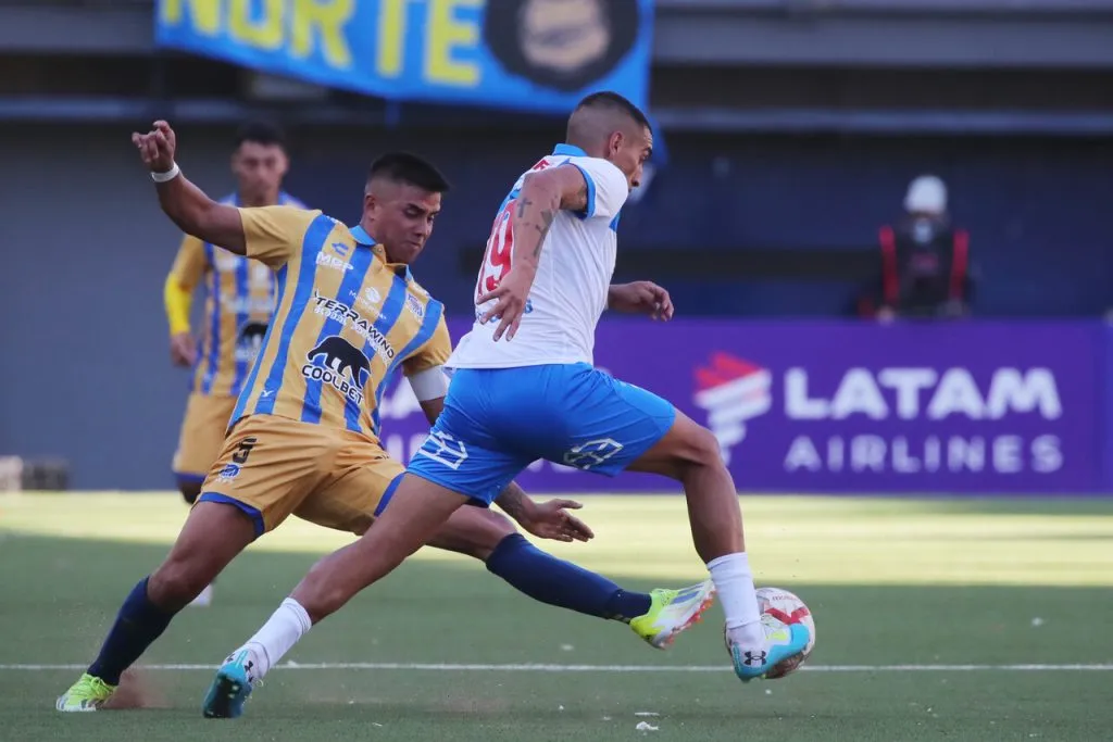 La UC derrotó a Everton por la cuenta mínima. | Foto: Photosport