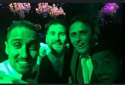 Hoyos en la boda de Messi (Archivo)