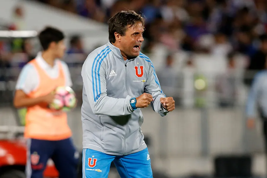 Hoyos sacó campeón a la U en 2017 (Photosport)