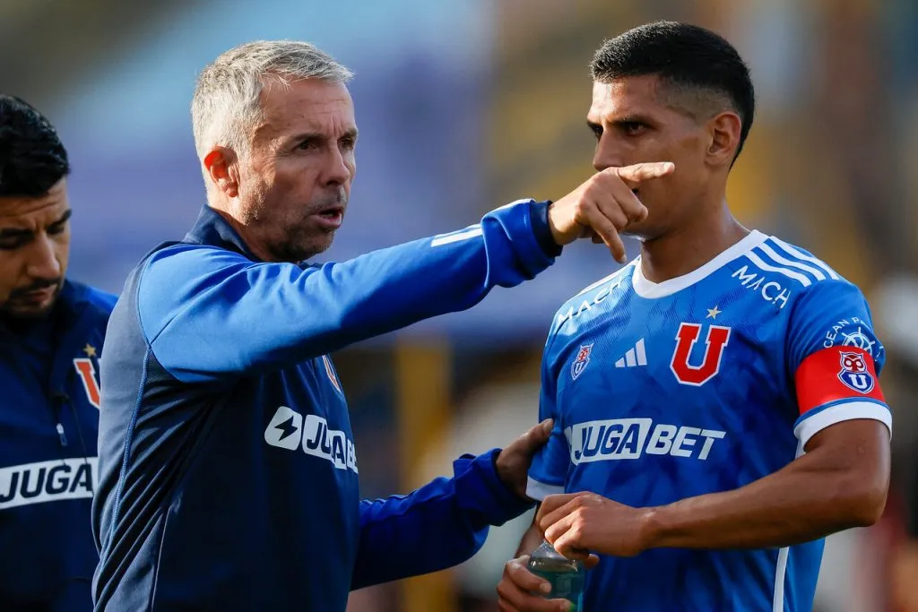 Álvarez sigue esperando por su delantero en la U | Foto: Photosport