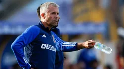 El "11" de la U con un solo refuerzo como titular