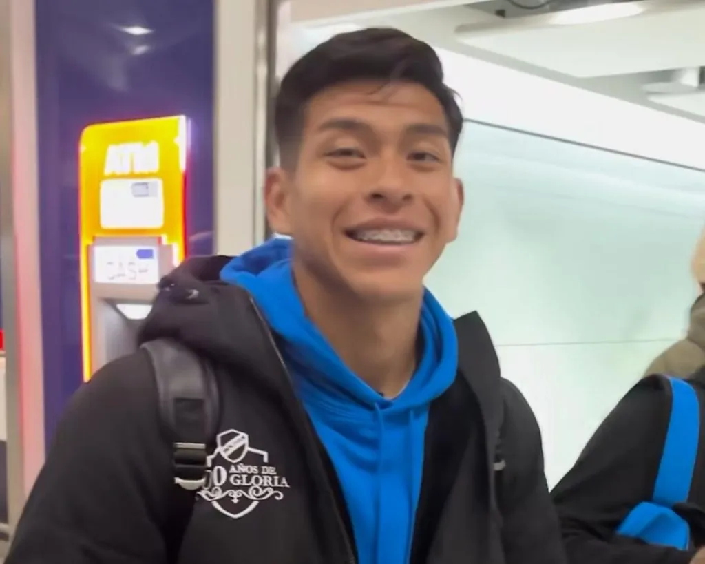 El ex Colo Colo Ervin Vaca viajó con el Bolívar a Inglaterra. (Foto: Captura)