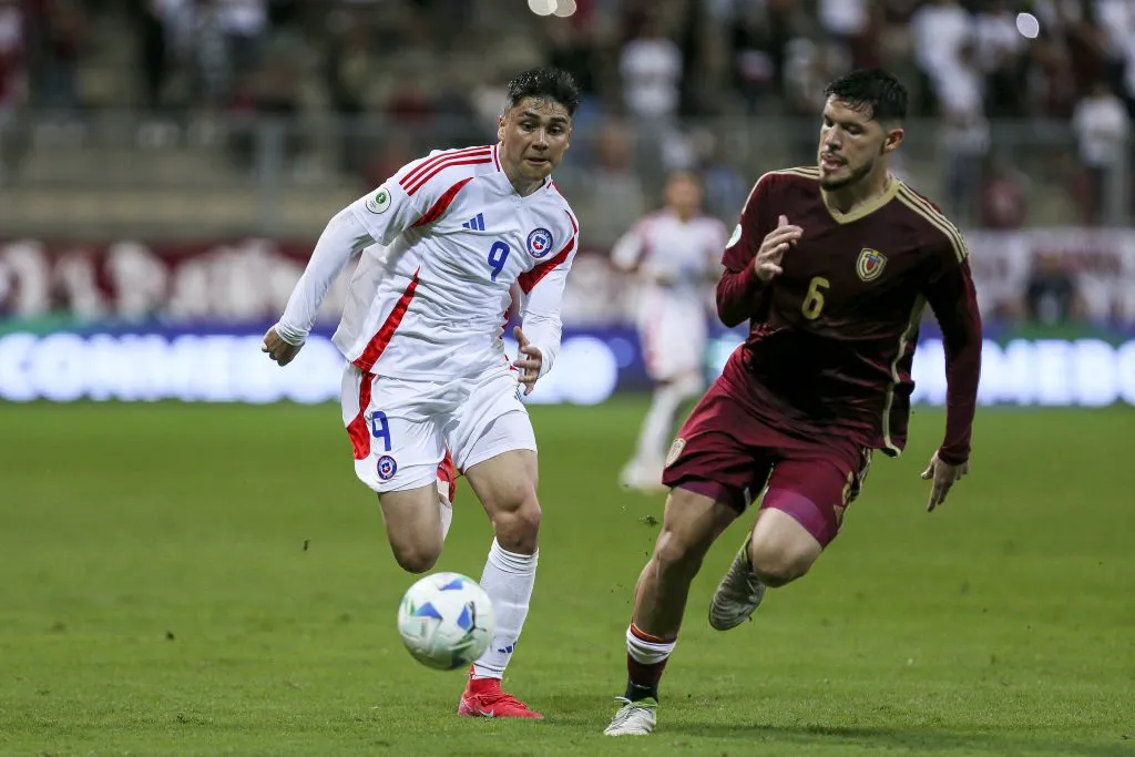 Vidal salió a respaldar con todo a Pizarro | Foto: Photosport