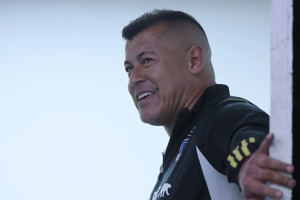 Jorge Almirón seguirá en Colo Colo hasta 2026. (Foto: Photosport)