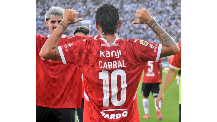 Luciano Cabral la está rompiendo en Independiente.