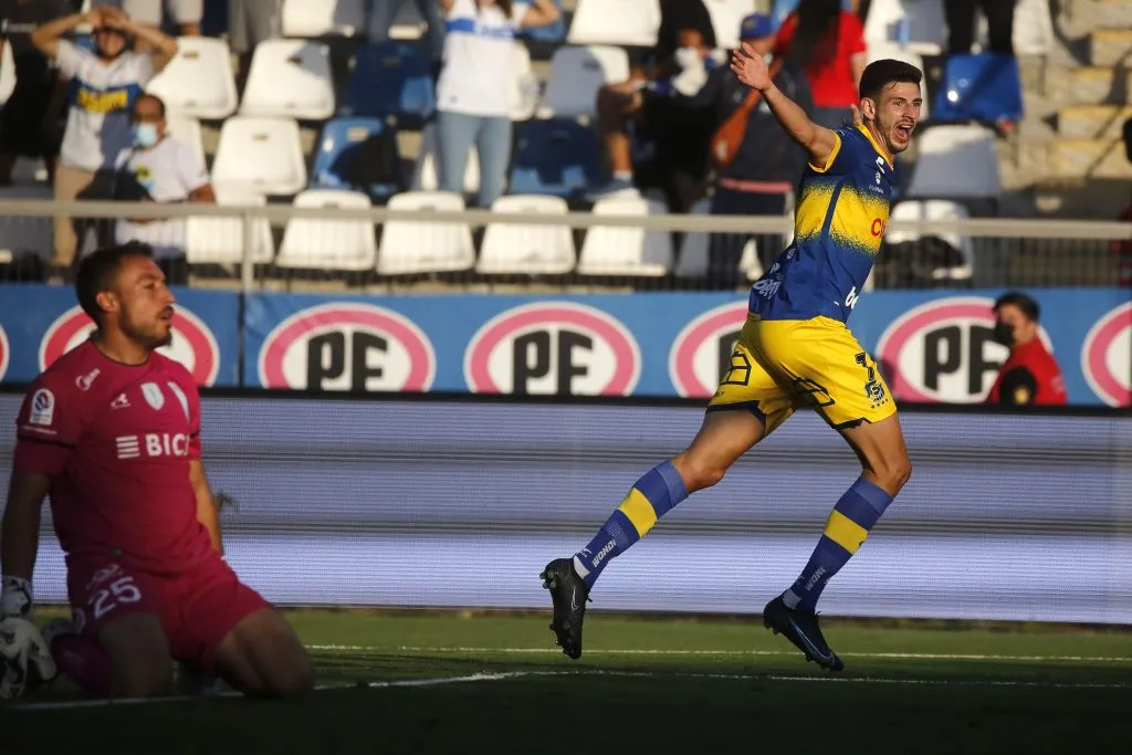 Di Yorio celebrando un gol ante la UC en su paso por Everton | FOTO: Jonnathan Oyarzun/Photosport