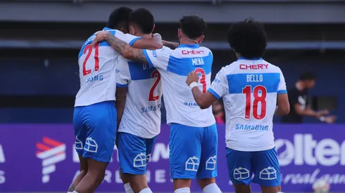 Los jugadores de Universidad Católica festejan el gol de Daniel González en la Copa Chile 2025.