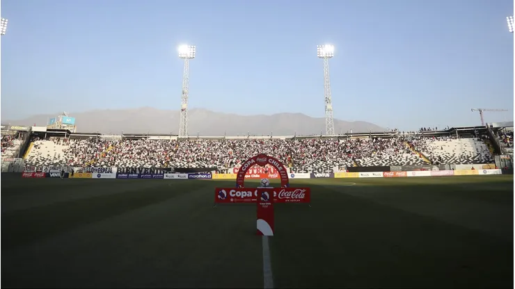 Nuevamente deberán reparar la cancha del Estadio Monumental.