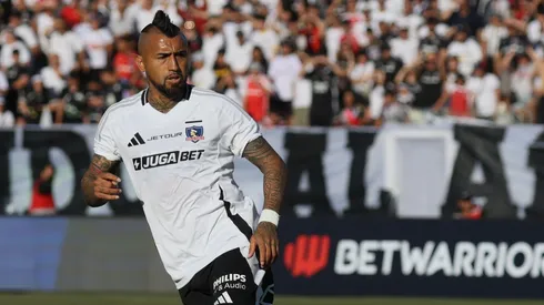 Arturo Vidal le hizo un queque a esta promesa de Colo Colo.