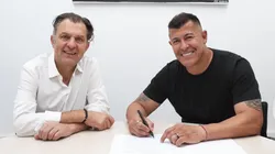 Jorge Almirón extendió su contrato en Colo Colo. (Foto: @ColoColo)