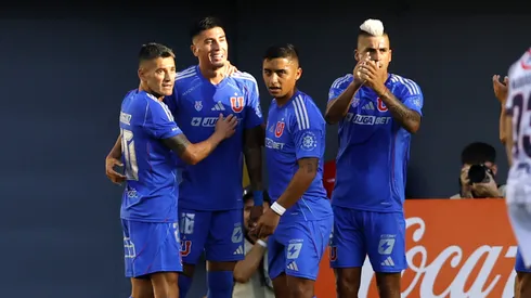 Los jugadores de Universidad de Chile celebran uno de los tantos contra Deportes Recoleta en la primera fecha de la Copa Chile.