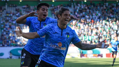 Montecinos desató la locura de los hinchas del Capo de Provincia en Temuco.