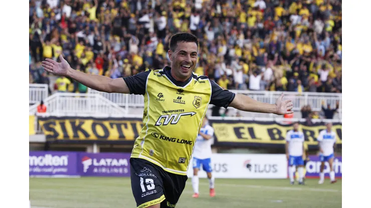 Futbol, San Luis vs Universidad Católica Fecha 2. Fase de grupos Copa Chile 2025. El jugador de San Luis Nicolas Munoz, celebra después de convertir un gol contra Universidad Católica durante el partido del grupo D de la Copa Chile disputado en el estadio Lucio Farina de Quillota, Chile. 01/02/2025 Martin Thomas/Photosport Football, San Luis vs Universidad Católica. Second date, Copa Chile 2025. San Luis player Nicolas Munoz, celebrates after scoring against Universidad Católica during a Group D match of the Copa Chile championship held at the Lucio Farina stadium in Quillota, Chile. 01/02/2025 Martin Thomas/Photosport