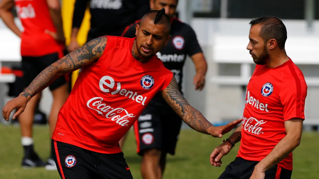 Arturo Vidal se reencontró con Marcelo Díaz en La Roja.