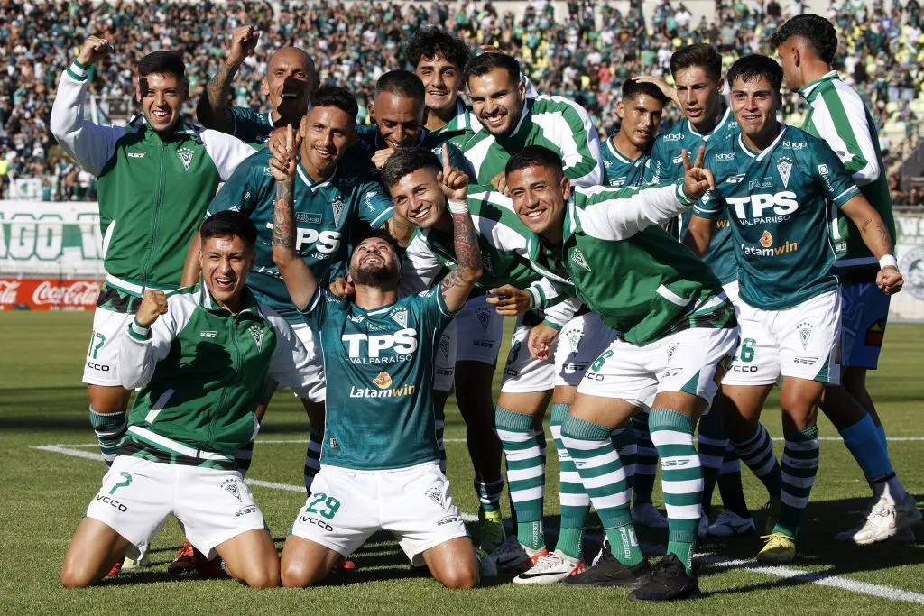 Santiago Wanderers venció a Colo Colo en Valparaíso