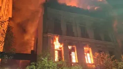 Ex inmueble de Colo Colo sufre voraz incendio