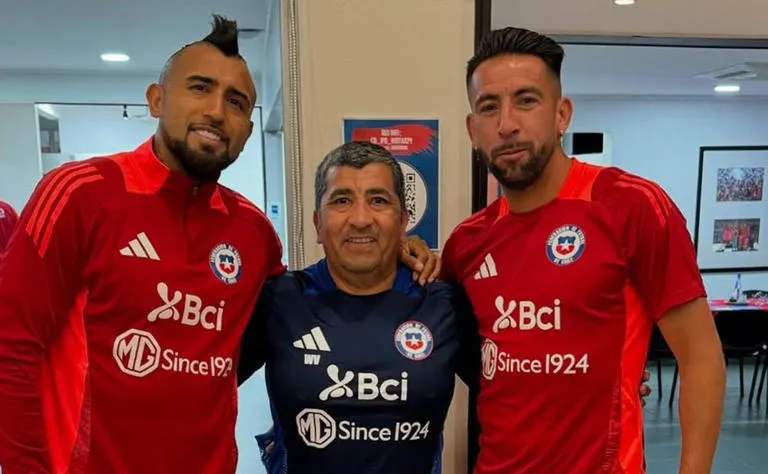 Wilson Vásquez junto a Arturo Vidal y Mauricio Isla en Juan Pinto Durán | FOTO: Instagram