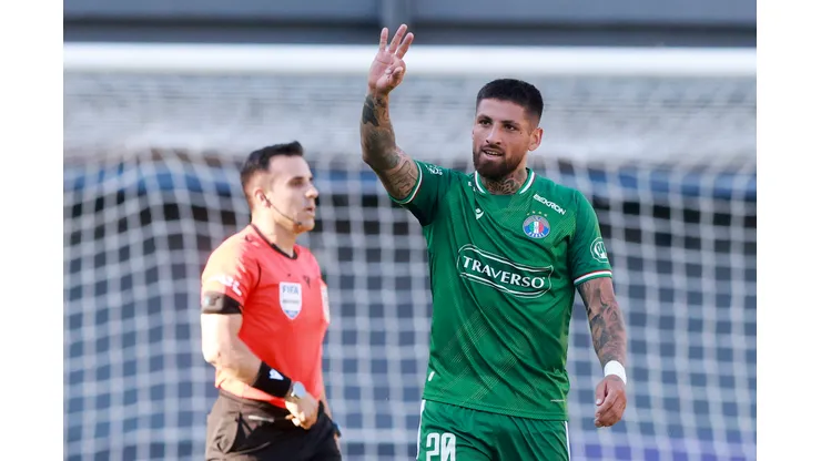 Leonardo Valencia se cuadra con Ignacio Jeraldino.