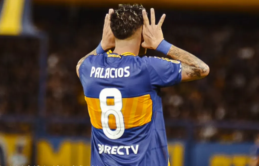 Carlos Palacios celebrando su primer tanto en Boca a lo Juan Román Riquelme | FOTO: Archivo