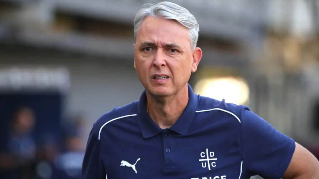 Tiago Nunes seguirá buscando arquero en la UC.