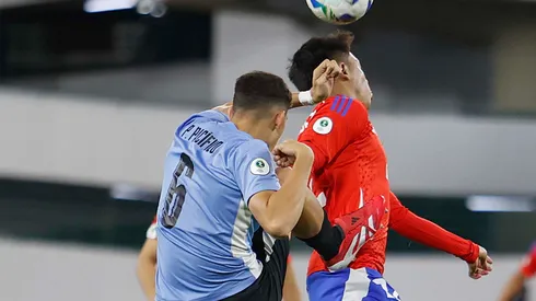 Chile empata con Uruguay en polémico partido.